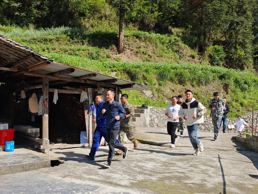 以"演"促防,临"灾"不慌——杨柳镇开展地质灾害逃生避险演练