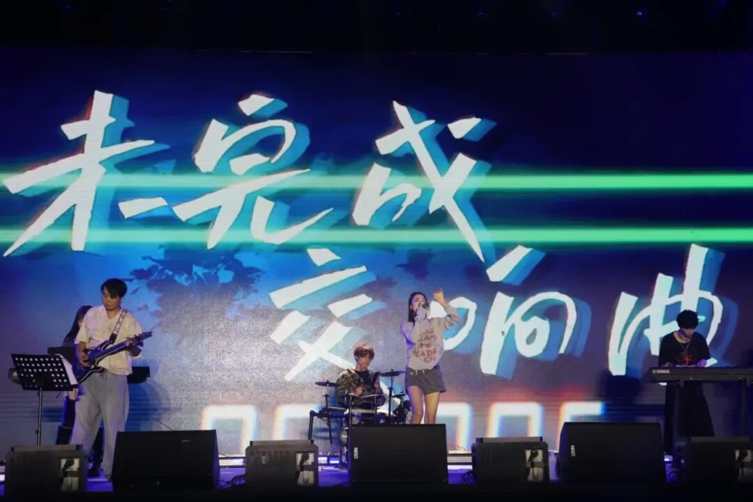 1b160946c2441fabdab931438aecb537.jpg