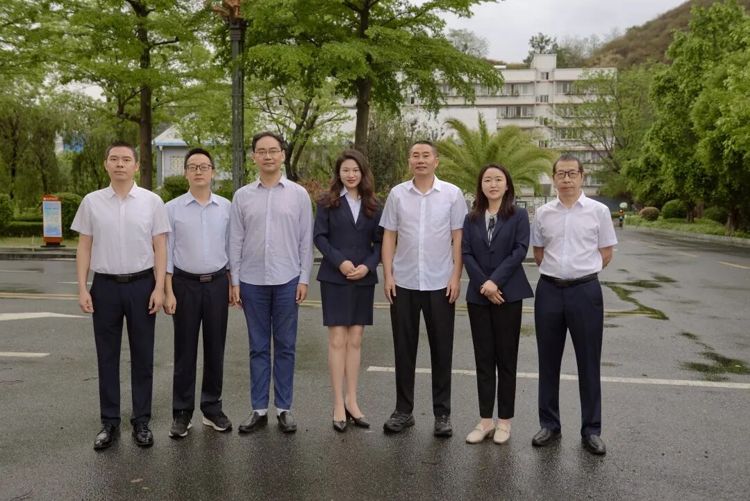 花城物理组.jpg