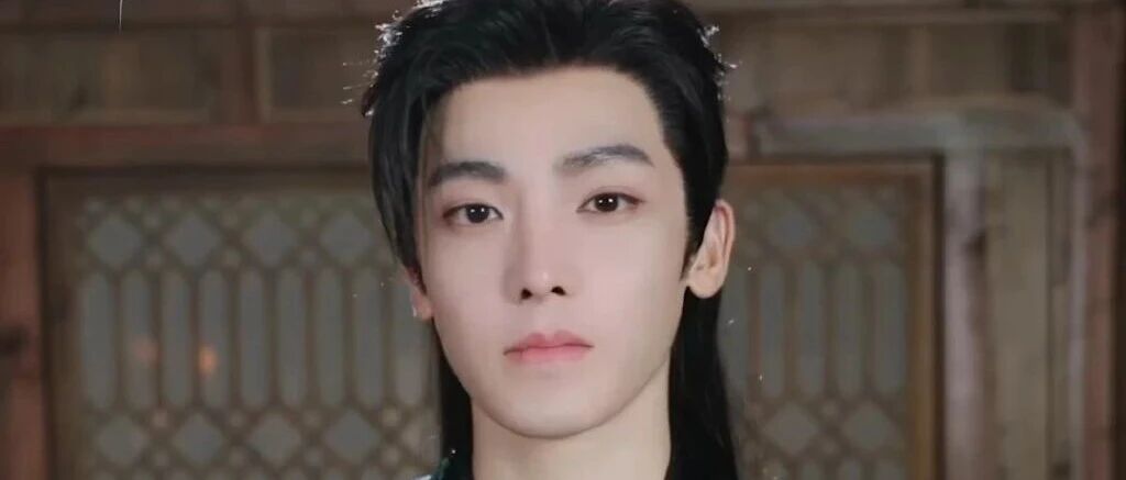 侯明昊,被平台坑惨了.主演拼命拍戏,平台拼命摆烂.