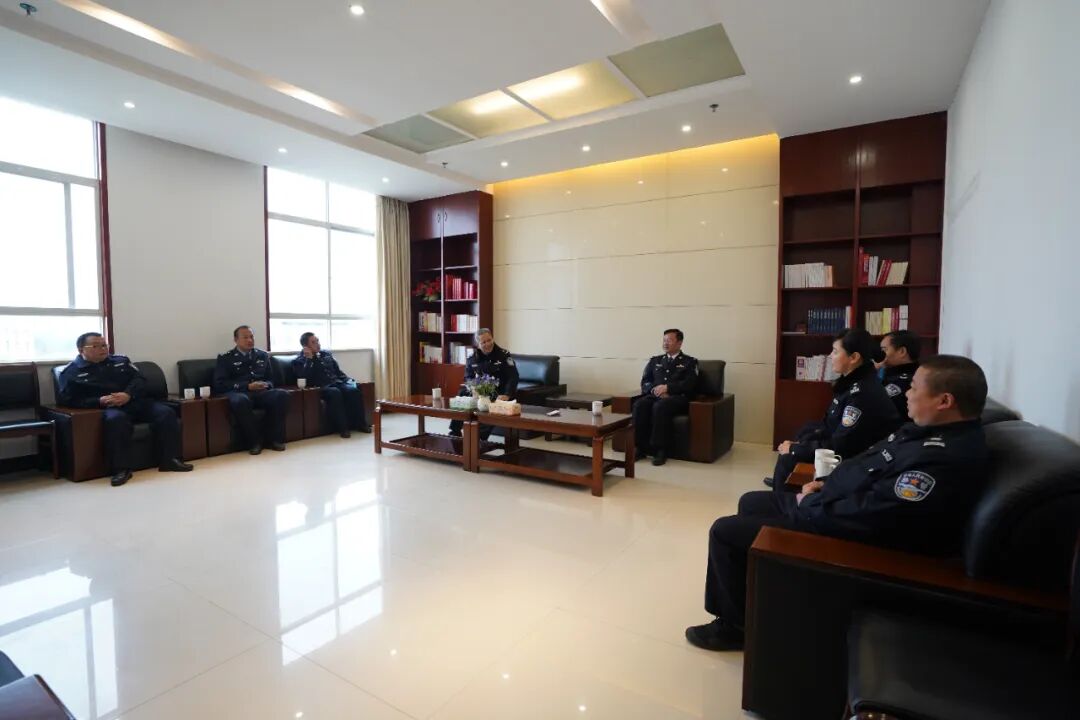 自治区监狱管理局开展春节慰问活动