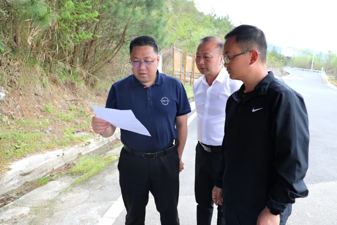 田杰开展巡河巡林工作