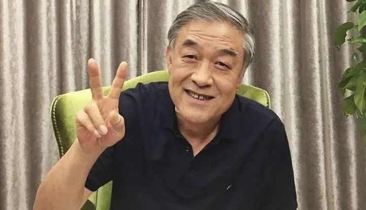 李建义的平凡妻子竟让他等了8年?!