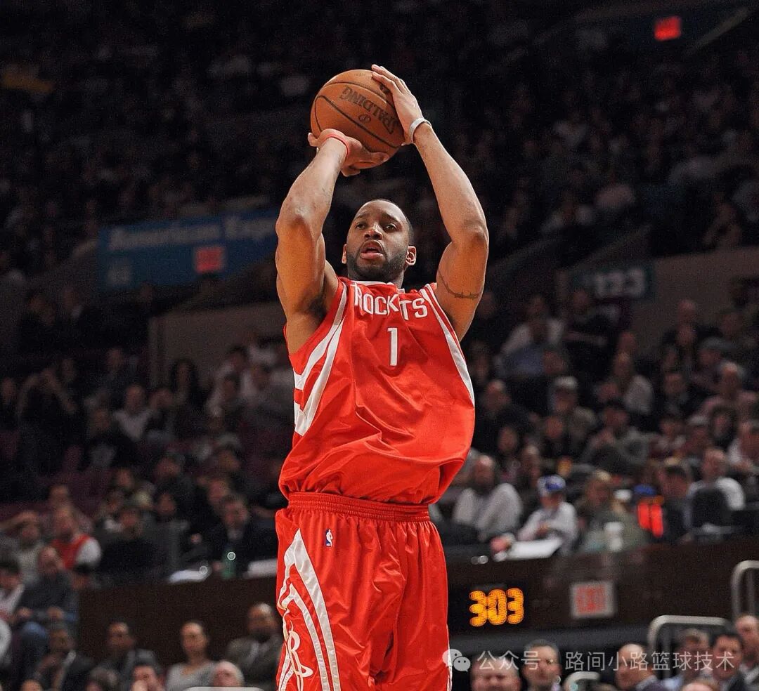 在nba这个巨星云集的武林中要脱颖而出,那一定要具备顶级的篮球技术