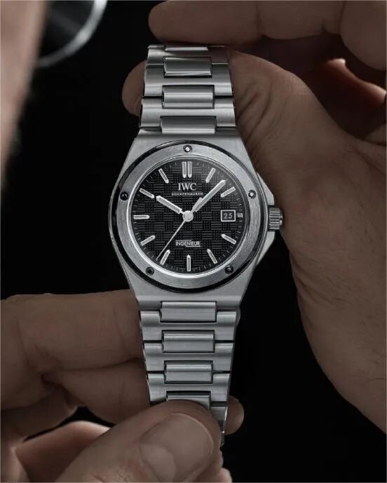 高级运动腕表news02日志型 36的磨光外圈与经典纪念型(jubilee)表带的