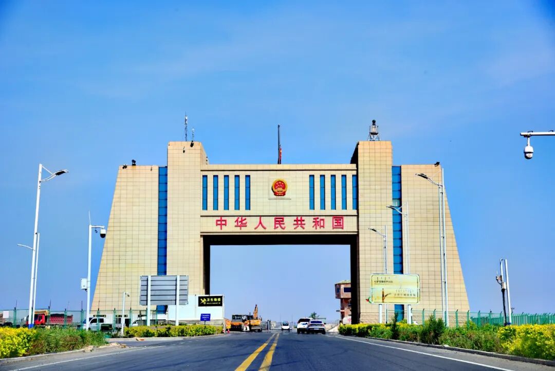 在你的眼中,阿拉山口是怎么样的?