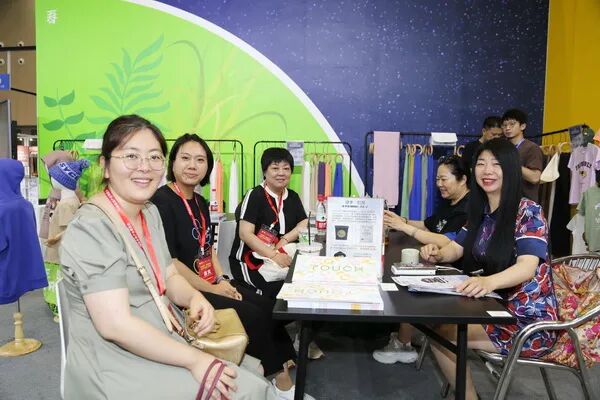 “SYCORE-TEX 毸酷”新材料，童博會上的黑科技，“春裝冬穿”，引領(lǐng)衣著新風(fēng)尚。