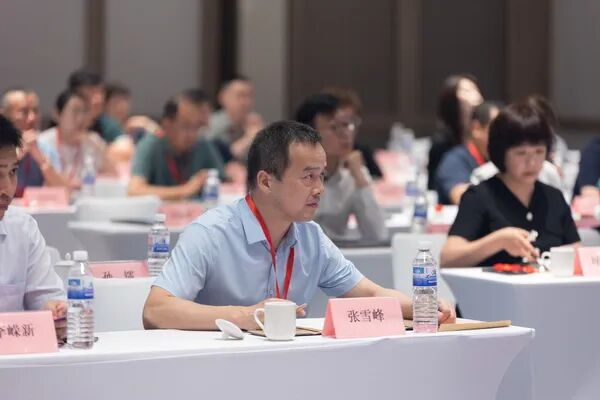 “赢挑战、抢机遇、促发展”青岛市家纺协会第二届会员大会圆满召开！