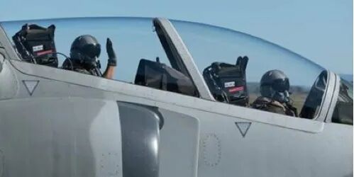 汽车的方向盘

AI 生成的内容可能不正确。