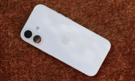 桌子上的游戏遥控器

AI 生成的内容可能不正确。