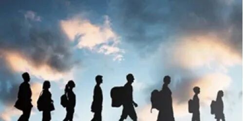 人们在看台上

AI 生成的内容可能不正确。