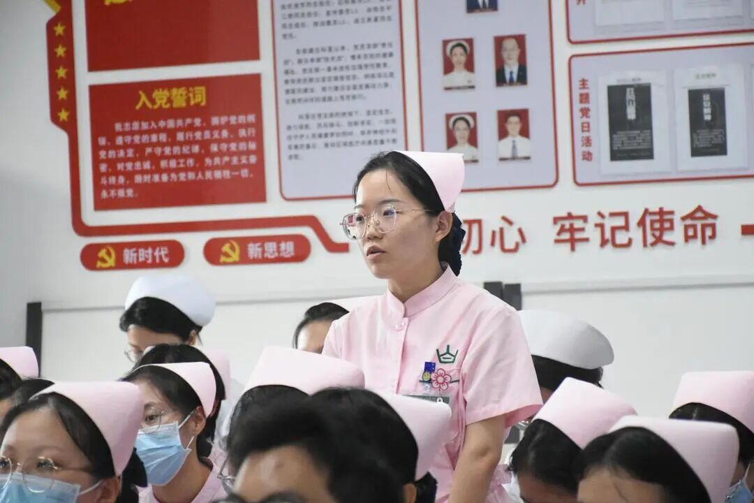 护理床旁查体怎么说【基地建设】理论实践催新知 教学相长促提升——我院外科系统开展护理实习生床旁教学查房_https://www.jmylbn.com_新闻资讯_第7张