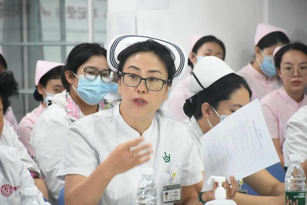 护理床旁查体怎么说【基地建设】理论实践催新知 教学相长促提升——我院外科系统开展护理实习生床旁教学查房_https://www.jmylbn.com_新闻资讯_第8张