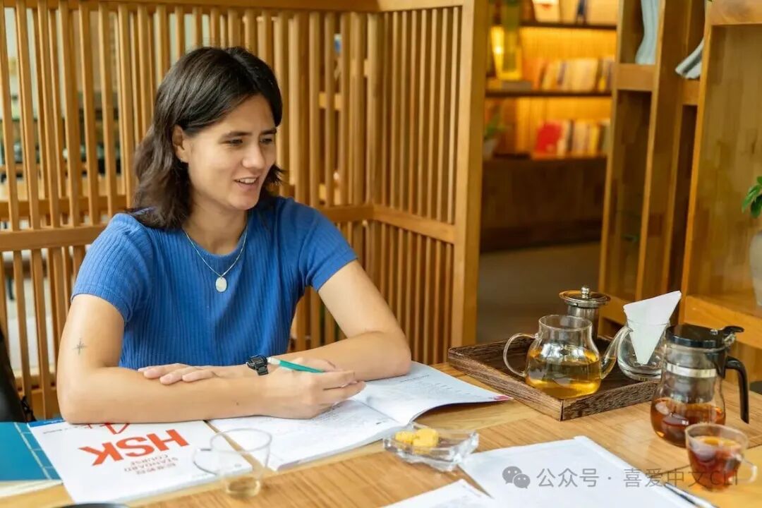 Private vs Group Chinese Lessons ： Choose the Right Format for You