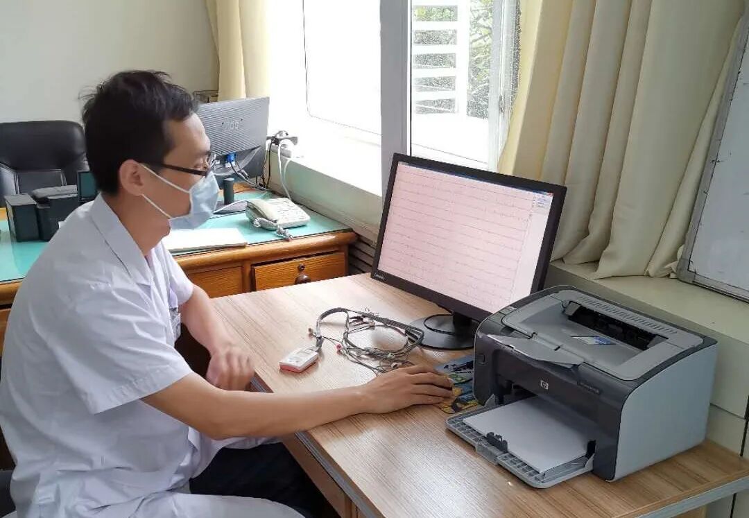 动态心电图自己怎么记录【专家解读】普通心电图和动态心电图哪个好？_https://www.jmylbn.com_新闻资讯_第4张