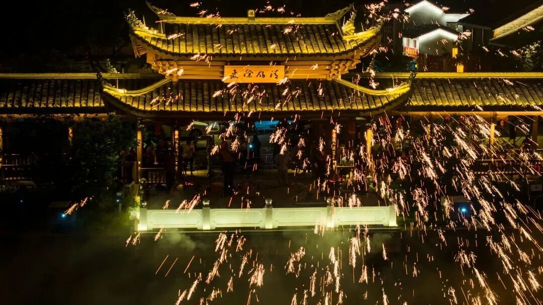 古街莲韵沐清风