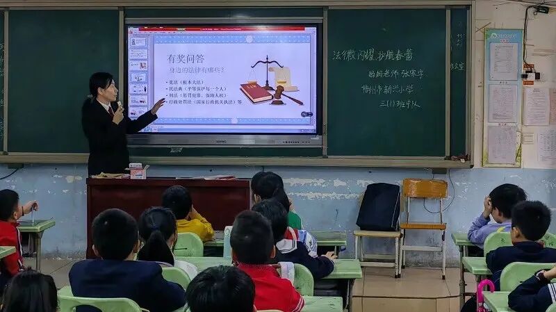 龙圩区开展保护妇女儿童权益专题开放日活动