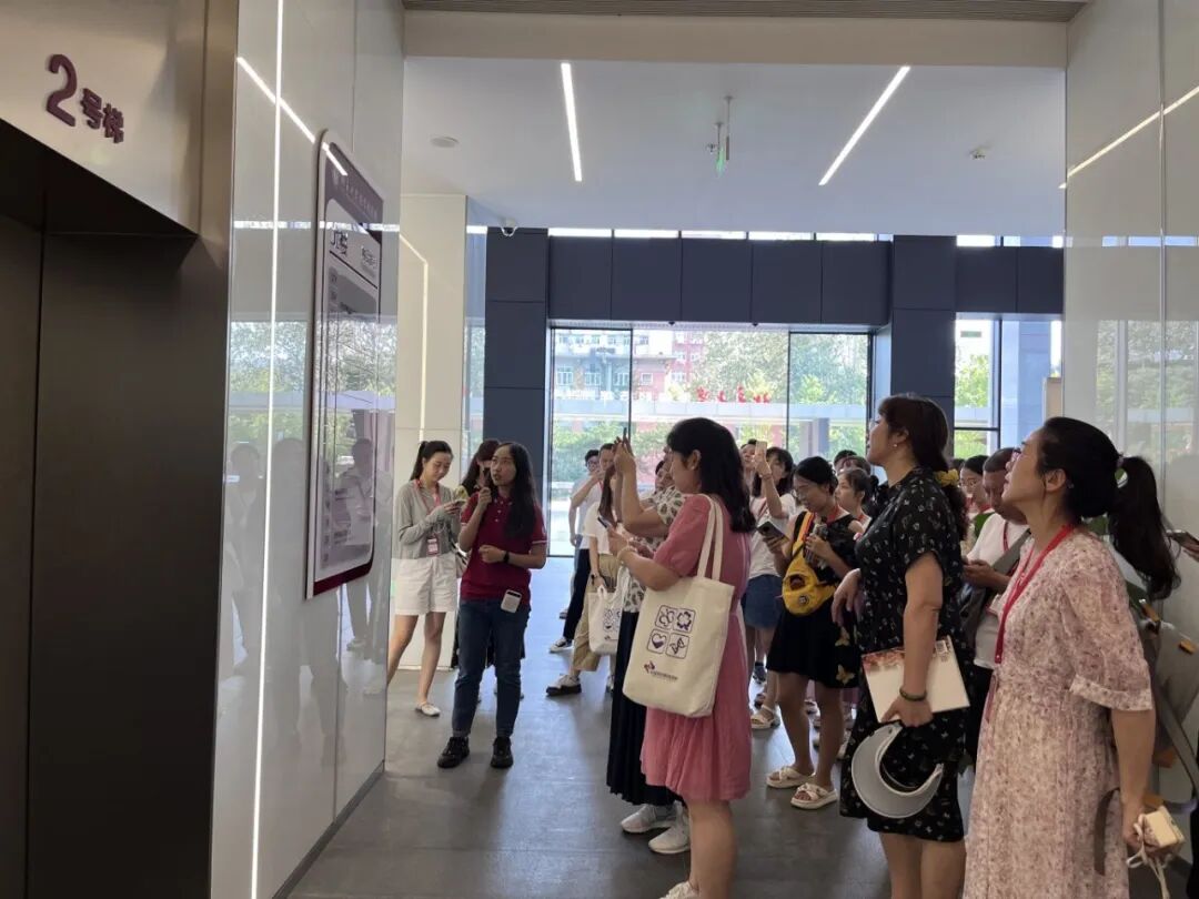 全国高中学校老师一行参观-10.jpg