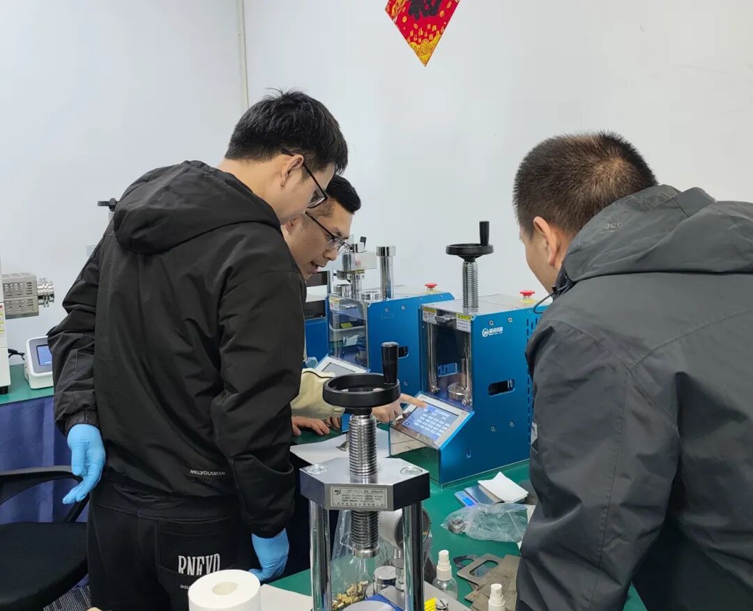 新诺实验室 | 从粉末到压片——专业压样服务，欢迎试样#压片机