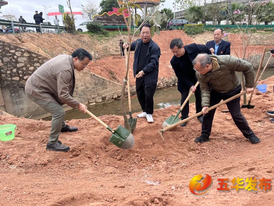 邝万忠图片