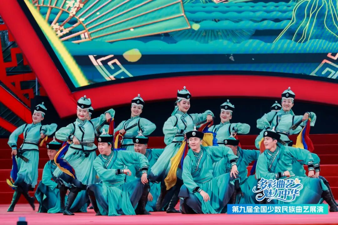 多彩曲艺 魅力中华——第九届全国少数民族曲艺展演在呼和浩特开幕 第3张