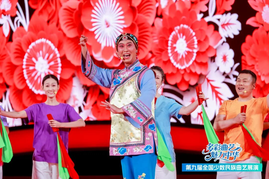 多彩曲艺 魅力中华——第九届全国少数民族曲艺展演在呼和浩特开幕 第8张