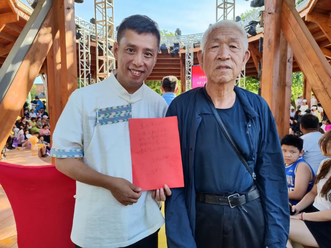 中国曲协“送欢笑”小分队走进兴安盟科右中旗惠民演出速记 第8张