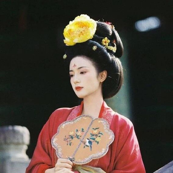 张雅钦增肥造型太顶了!唐朝仕女曲线美到窒息