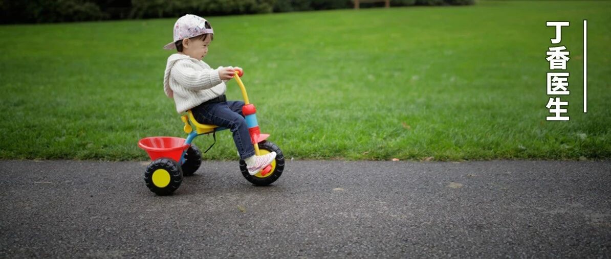 这些「哄娃神器」会传染手足口，病毒高发期千万要远离