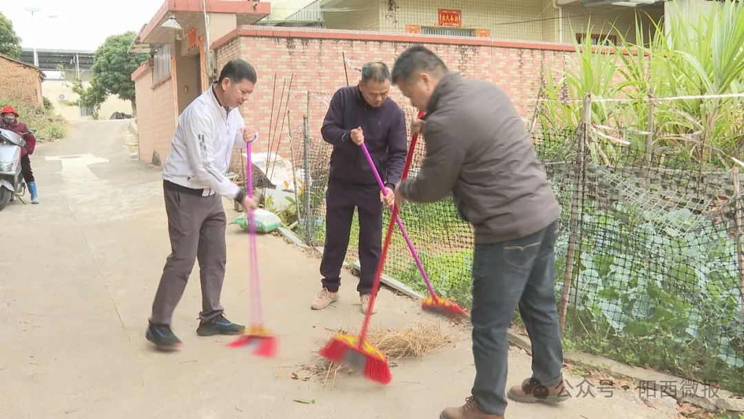 百千萬工程縣人大常委會機關幹部職工開展鎮村迎新春清潔大行動