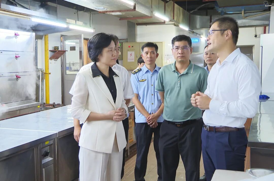 张秀洁调研督导国家卫生县,省县级文明城市创建和食品安全工作 -阳西