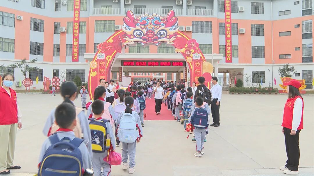 2月20日,阳西县各中小学校迎来春季开学第一天,各校提前做好了开学