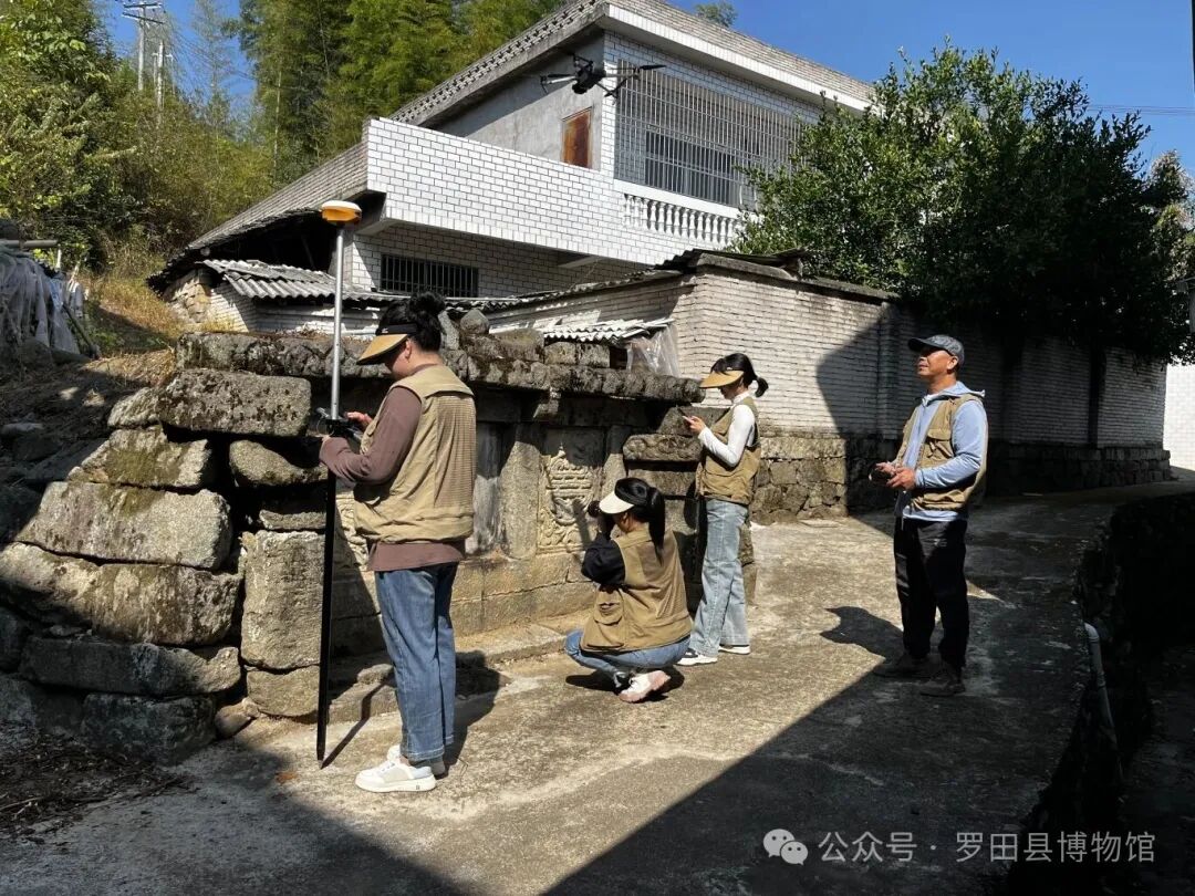 5、朱必贞墓.jpg