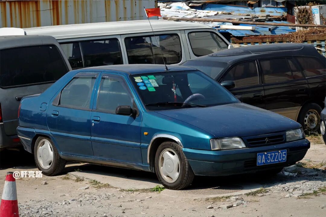 24年前的特供车 丨 两厢加个尾,神龙富康988/citro05n zx n23