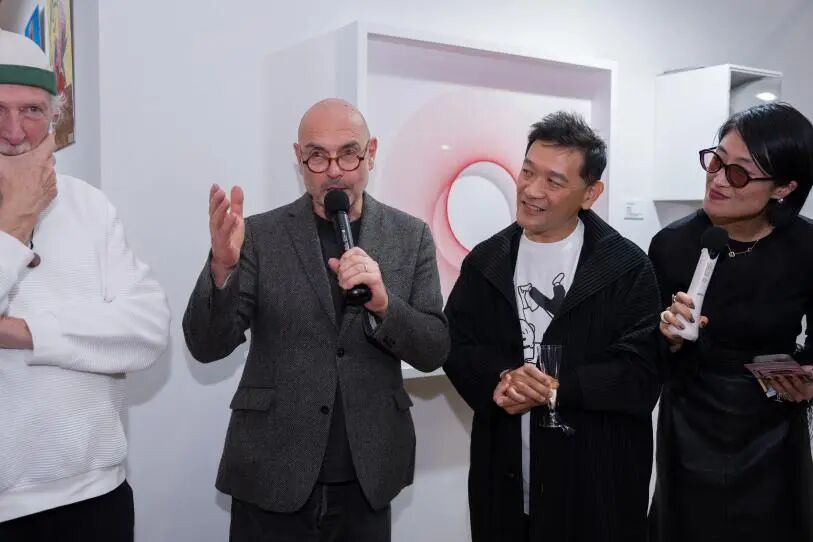 贾伟KK携“如花”系列亮相法国巴黎卢浮宫，东方治愈美学对话国际艺术现场（图13）
