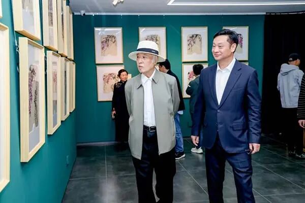 紫云承晖——李俊花鸟画作品展在《中国美术报》艺术中心开展（图11）