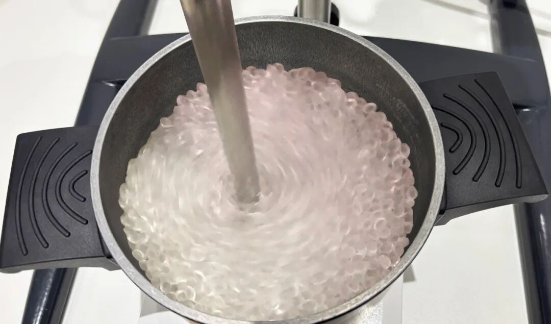 海道爾夫頂置攪拌器，讓您的聚乙烯樹脂加工實(shí)驗(yàn)更快、更穩(wěn)定