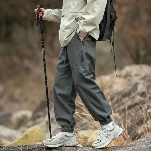 我们用鸟家同款面料做了条七防裤，防风防泼水，价格不到1/10……