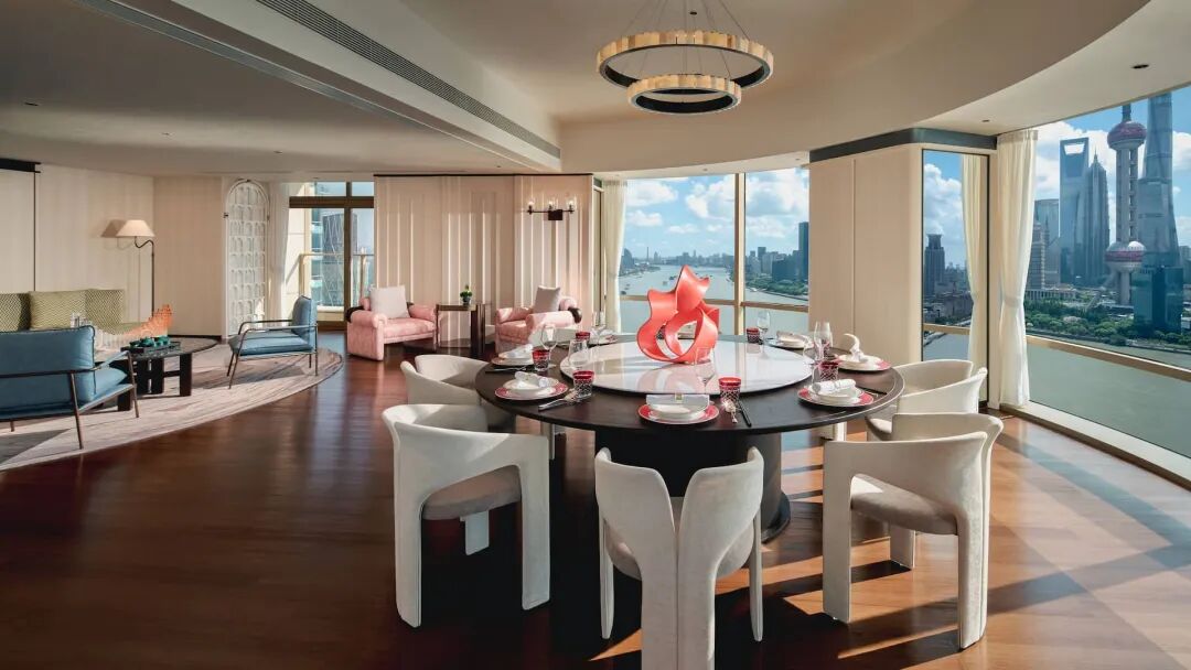 Hyatt on the Bund, Shanghai Vue Dining Table
