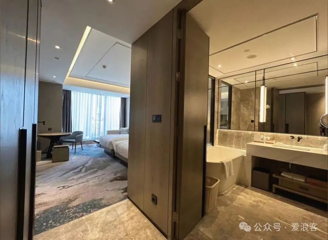 杭州临安万豪等酒店团购价含双早白金行政待遇 美团领券可减100
