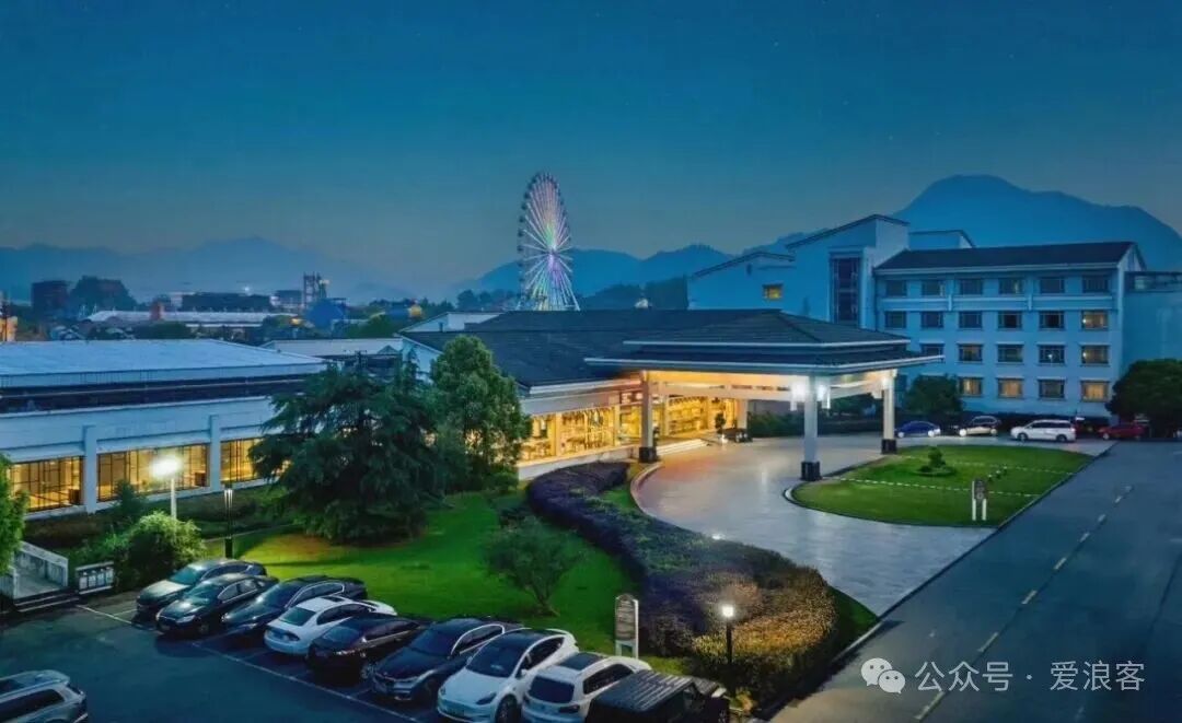 东航国内机票免费退改 里程66折 美团酒店团购449元两晚起