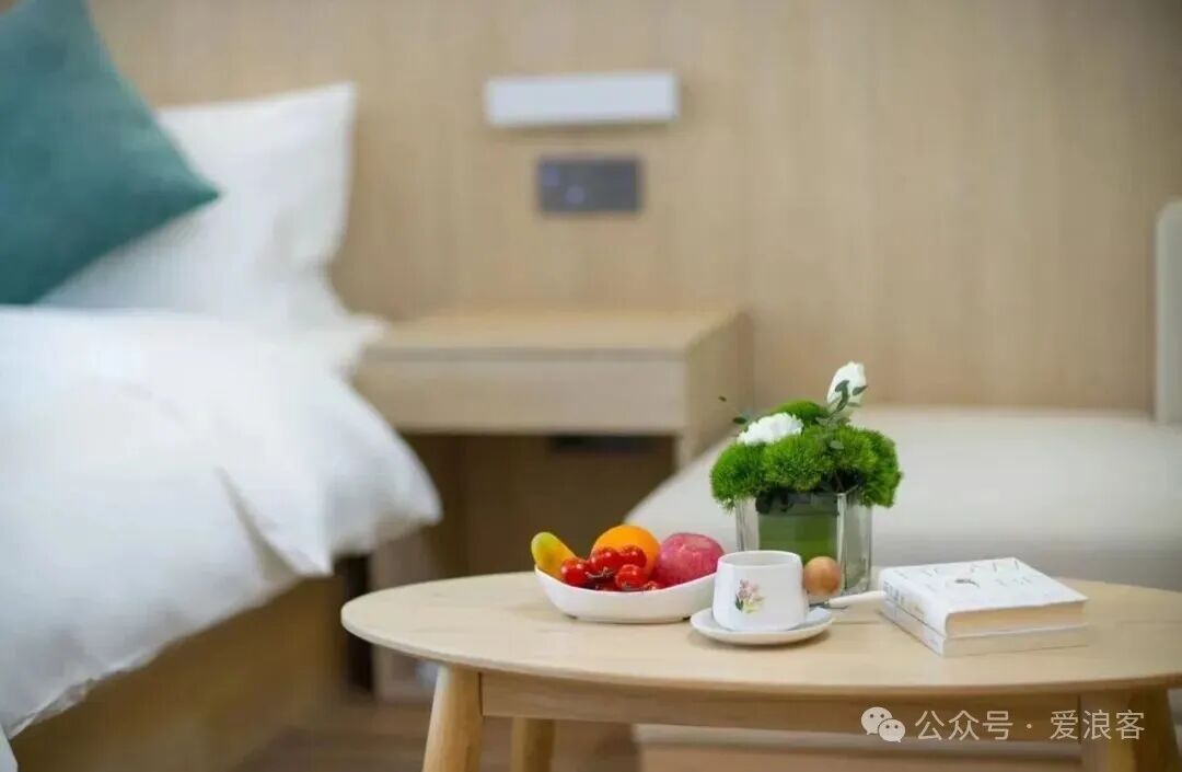 东航国内机票免费退改 里程66折 美团酒店团购449元两晚起