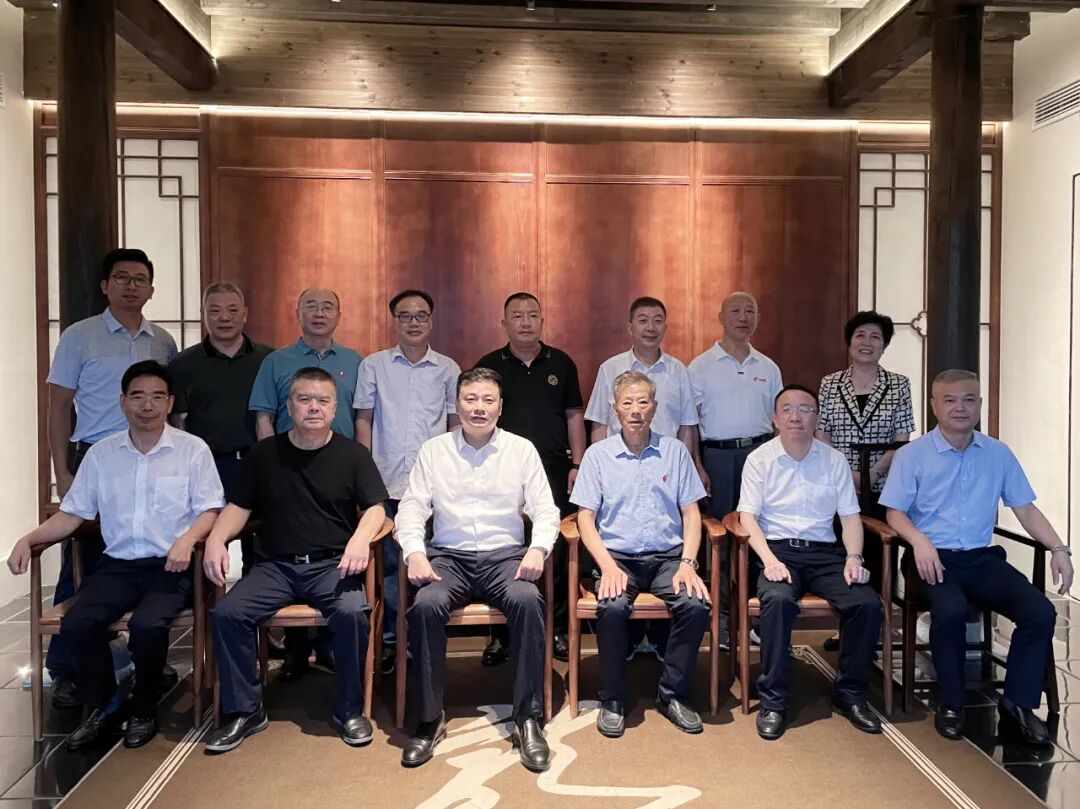 毛雨时带领韶山毛氏宗亲一行来衢州考察交流