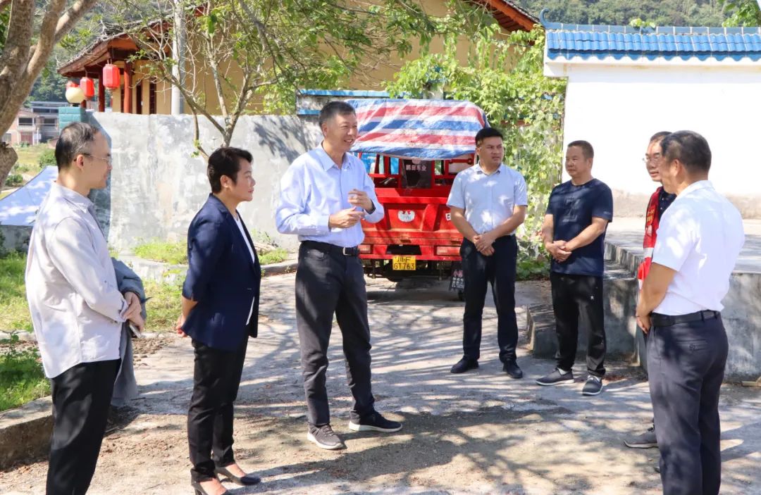 关注】市人大常委会主任刘传林到桥板乡调研指导乡村