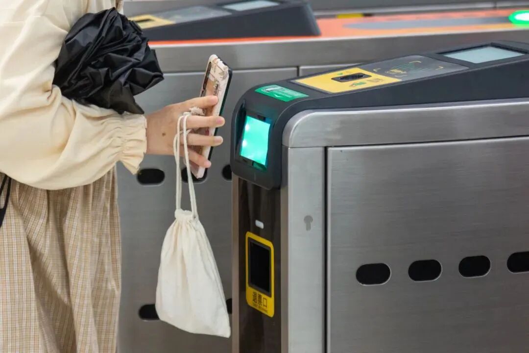 香港能刷深圳通了！