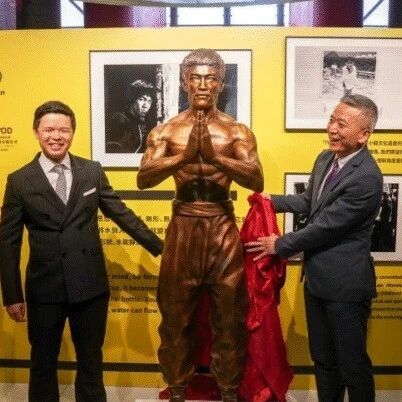 李小龙香港佐敦故居原址办展览 全新一比一雕像揭幕