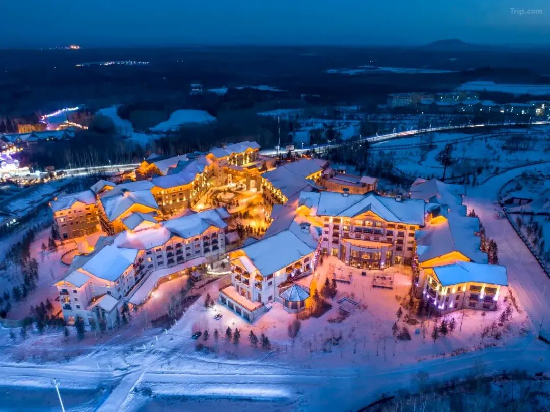 长白山万达滑雪场2026-2027雪季早鸟酒店套餐 400元起连住含权益