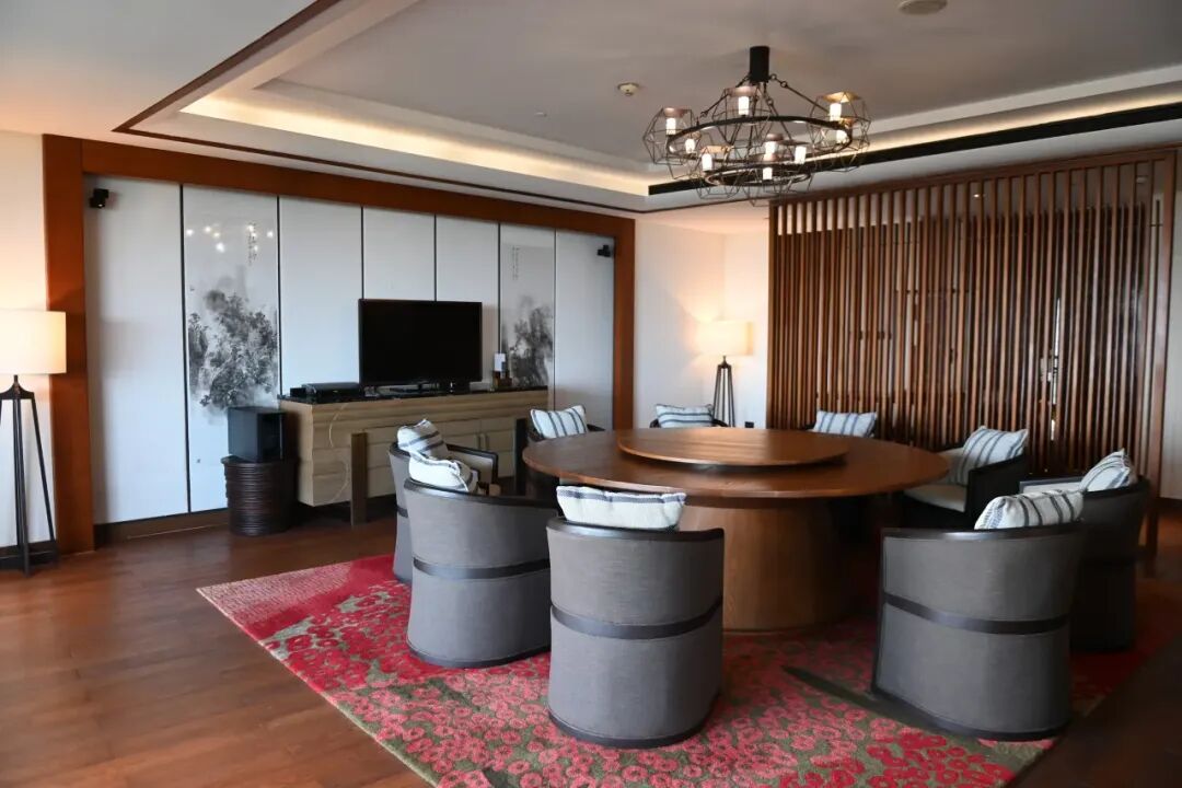 三亚舟山西双版纳酒店套餐汇总 洲际总统套9999元2晚 希尔顿花园699元2晚不加价