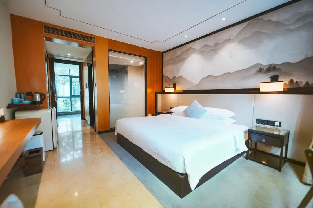 三亚舟山西双版纳酒店套餐汇总 洲际总统套9999元2晚 希尔顿花园699元2晚不加价