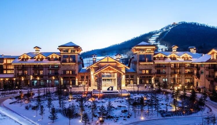 长白山万达滑雪场2026-2027雪季早鸟酒店套餐 400元起连住含权益